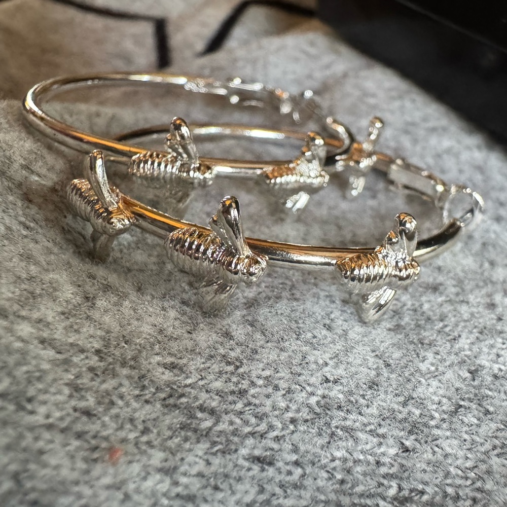 Joan Rivers Classics Collection Triple Bee Silver Hoop Earrings (NIB) 🐝 - Picture 3 of 13